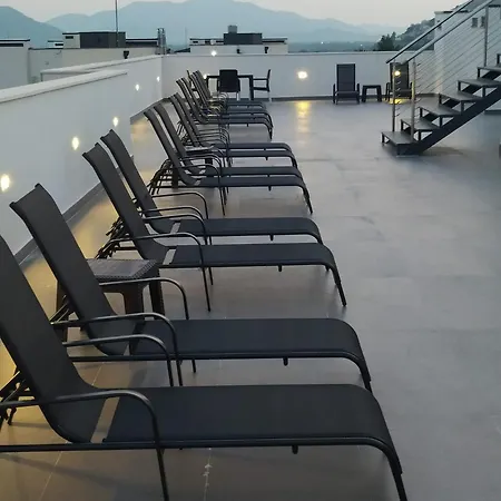 Pine 2 In The Center Apartament *