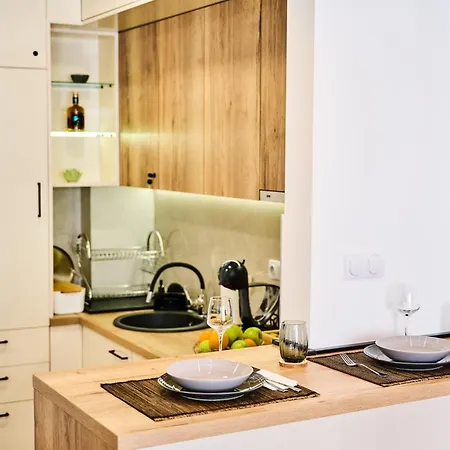 Pine 2 In The Center *