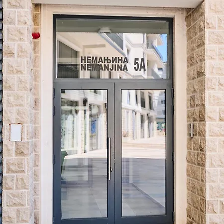 Pine 2 In The Center * تريبينيي