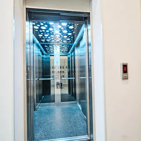 Pine 2 In The Center *