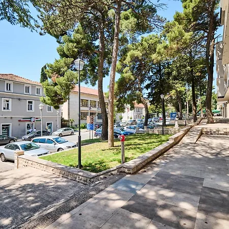 Pine 2 In The Center Apartament Trebinje
