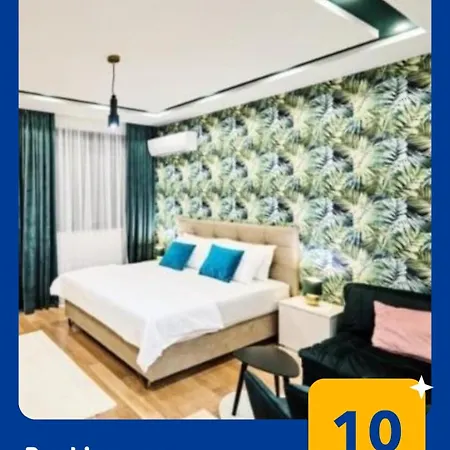 Pine 2 In The Center