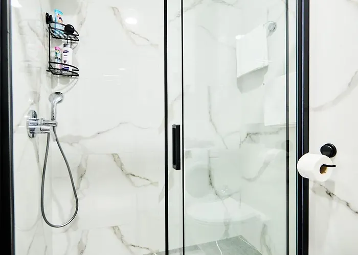 Pine 2 In The Center شقة *