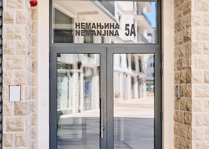 Pine 2 In The Center * تريبينيي